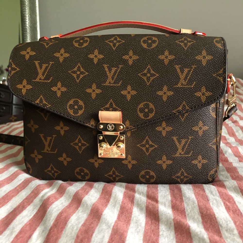 Crossbody inspired purse